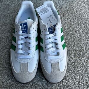 NWT Green Sambas W 8 / M 7